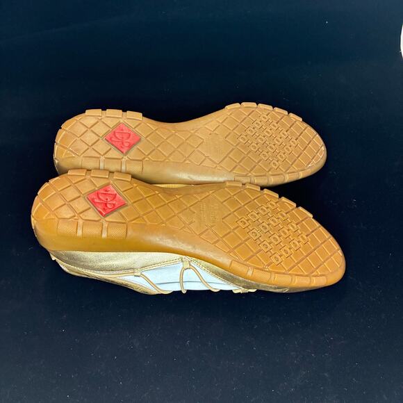 Donald Pliner Sport Travel Wm Sz 9.5 Slip On Shoes SOPHIA shiny reflective glam - Picture 5 of 8